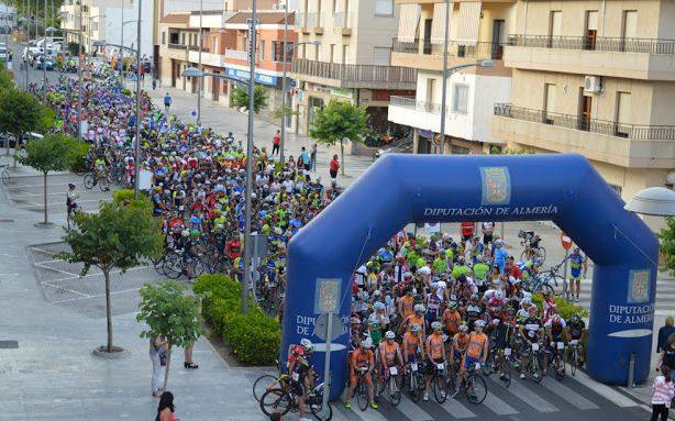 Berja 'vende' deporte y naturaleza con la marcha cicloturista La Indomable