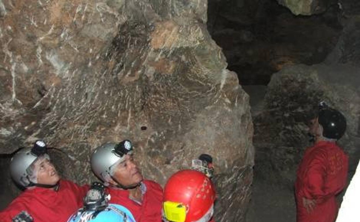 Concejales de Arboleas visitan la exposición de 'Lapis Specularis' del Museo Arqueológico Nacional