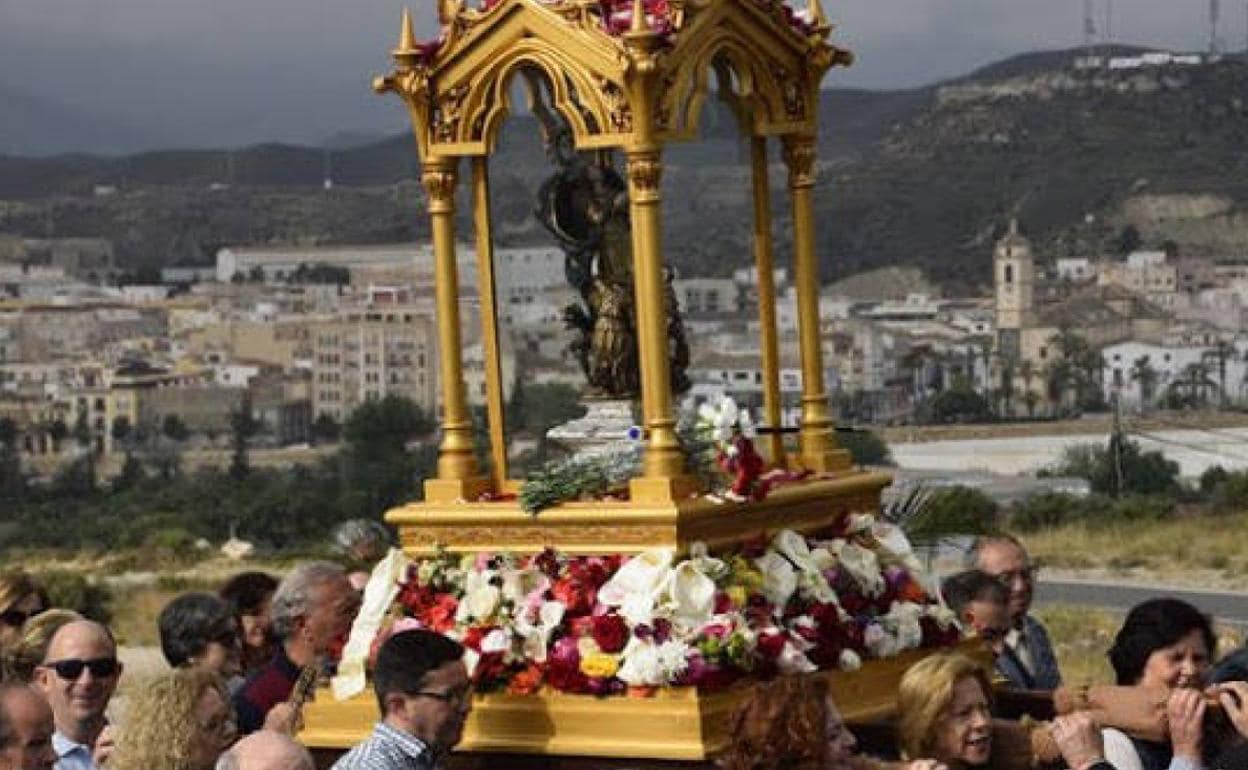 Estado de alarma en Almería I Vídeos y fotos en redes para celebrar este domingo la bajada de la Virgen del Saliente a Albox