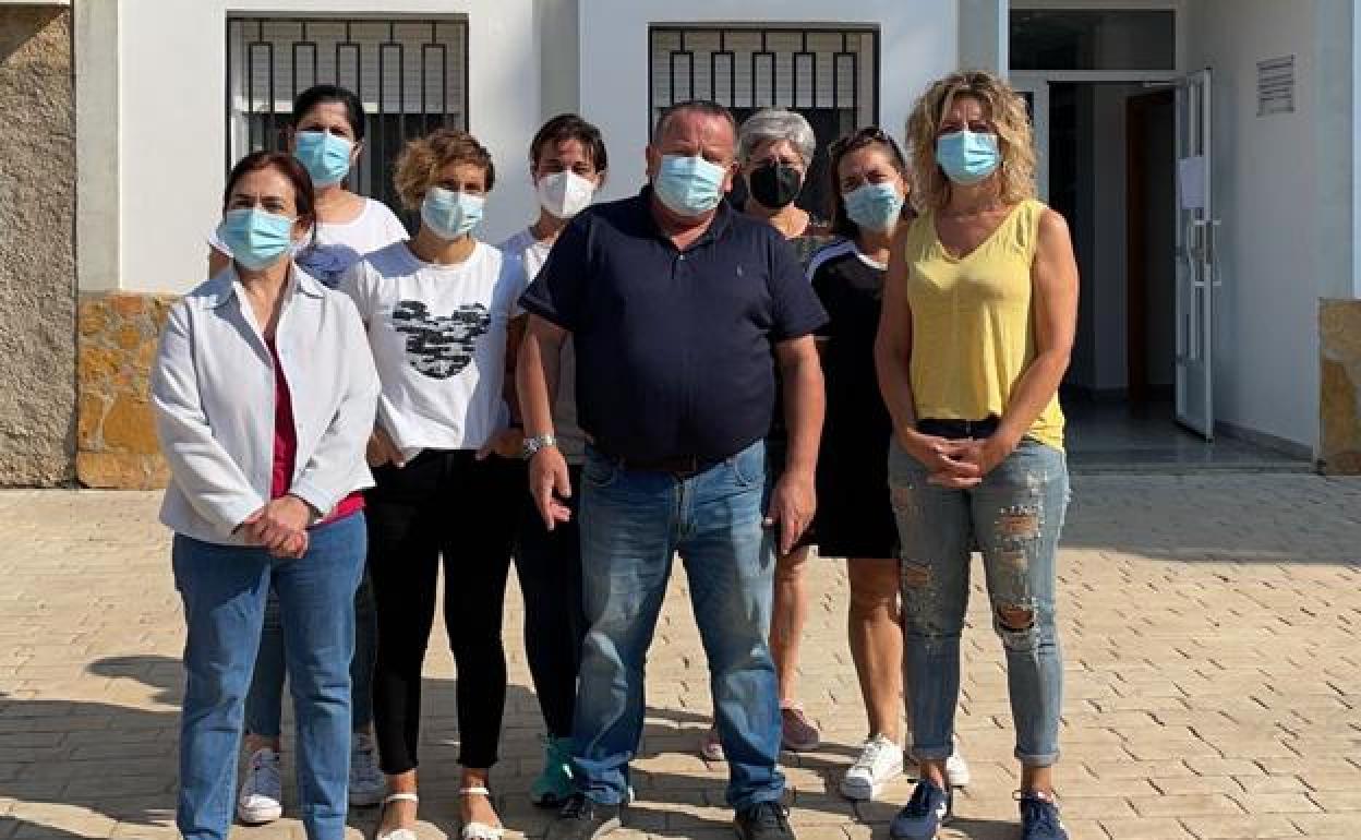 Educación en Almería | Alcóntar | Un taxi para recoger a los estudiantes de Rejano es la solución para mejorar el transporte en Hijate