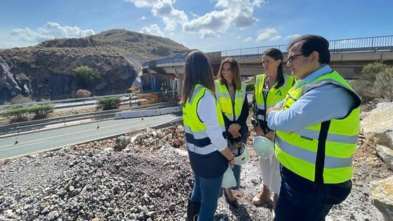 La consejera de Fomento supervisa los trabajos de la Autovía del Almanzora con la A-7