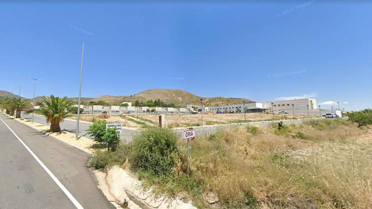 Subasta de 10 parcelas industriales en Serón y un suelo para seis viviendas en Oria