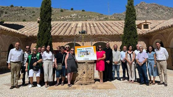 La romería de la Virgen del Saliente a toda España, en un cupón de la ONCE
