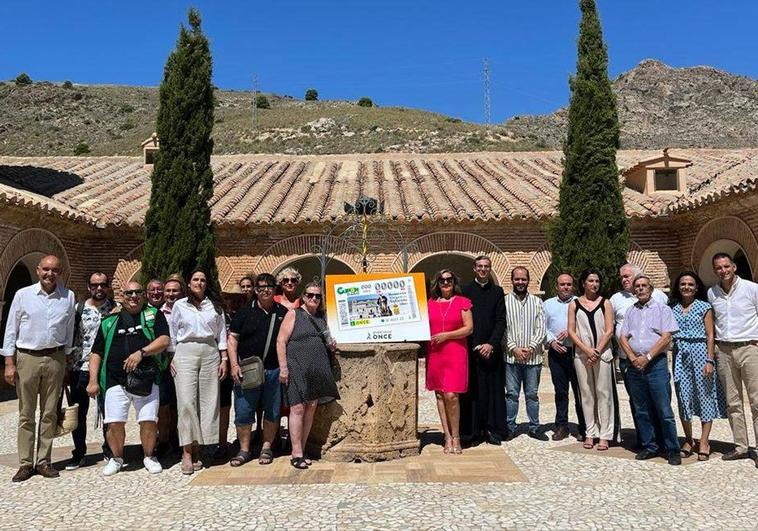 La romería de la Virgen del Saliente a toda España, en un cupón de la ONCE