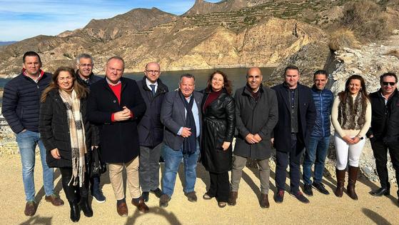 Agricultura asegura que Espadas reclama en Almería una obra iniciada «hace nueve meses»