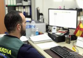 Detienen a un hombre por lesiones y amenazas al dueño de un negocio en Albox y buscan a otro huido a Portugal