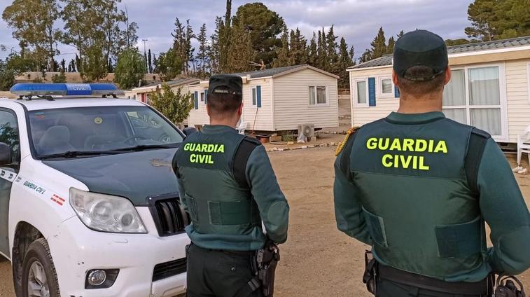 La Guardia Civil auxilia a una persona inconsciente y con evidentes síntomas de asfixia en Albox