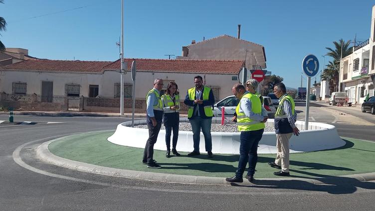 Zurgena cuenta con una nueva reordenación de tráfico en la A-1101 con la avenida Murcia
