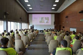 Cosentino da la bienvenida a los nuevos alumnos de los ciclos de FP Dual