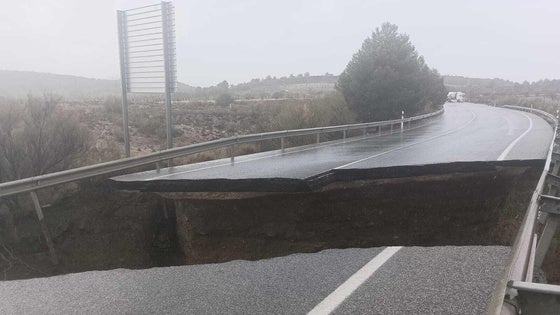 Una carretera de Serón sufre un derrumbe tras la DANA