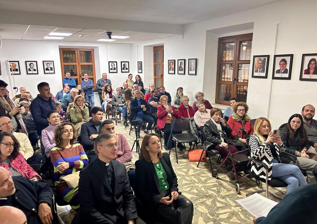 Imagen secundaria 1 - Albox se prepara para honrar a La Pequeñica en su visita a la Villa el mes de mayo