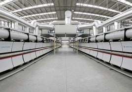 Cosentino factura 1.464 millones e invertirá más de 430 hasta 2027 en un entorno de incertidumbre