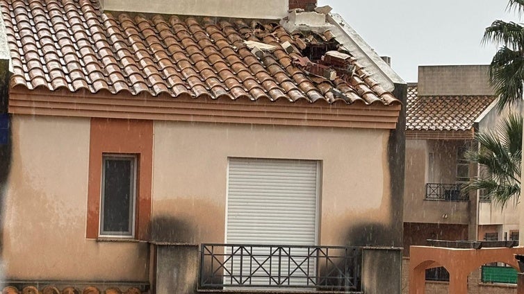 Cae un rayo en una vivienda de Zurgena