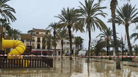 El viento golpea con fuerza al Almanzora: aviso rojo y cierre de servicios por rachas de hasta 130 kilómetros por hora