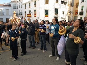 San Sebastián, el patrón del Almanzora. Tres elementos se hacen presentes en algunos de estos municipios; el pan, el fuego y las relaciones de moros y cristianos