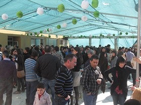 Cerca de mil personas en las migas populares de Fines