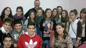El Club de las Ideas de Canal Sur y la escritora Espido Freire con las lectoras del club de lectura juvenil de Purchena