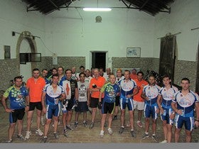Éxito de participantes en la ruta Cicloturista Nocturna por la Vía Verde de Serón