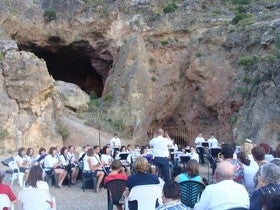 La música invade las cavernas de la Cueva de la Paloma