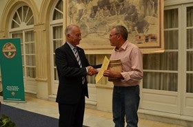 Antonio Rubio Casanova, premiado por su labor en la recuperación de uva autóctona