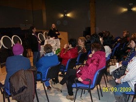 Taller de Maquillaje de Fiesta para mejorar la autoestima de las mujeres diagnosticadas con cáncer de mama