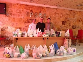 El PSOE de Albox hace frente a “la crisis y recortes del PP” con una acción solidaria destinada a las familias más necesitadas