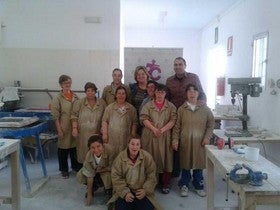 La coordinadora del IAJ conoce a las mujeres del club deportivo 'Los Carriles' de Macael