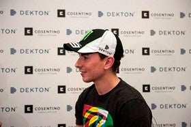 Jorge Lorenzo presenta Dekton® by Cosentino en el Cosentino Milán Center
