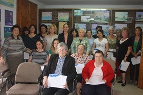 Las mujeres de Bayarque se inician como pintoras a través de Diputación