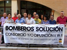 “Estamos hartos como ciudadanos y trabajadores del Ayuntamiento de Albox de pagar nosotros solos un servicio comarcal como el Parque de Bomberos” dice el Comité de Empresa