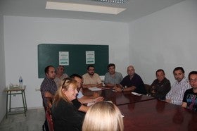 CC.OO IULV-Los Verdes y PSOE consensuan actuaciones para el sector de la piedra natural