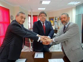 El alcalde de Albox firma junto a Aguas del Almanzora y Gestagua el convenio para el suministro de agua en los domicilios