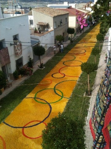 La localidad de Tíjola prepara sus calles para el paso de la Virgen de Fátima