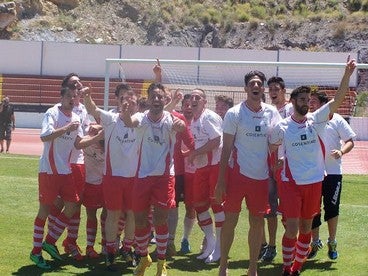 El Comarca del Mármol consiguió el tan ansiado y merecidísimo ascenso a Tercera División