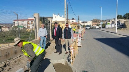 Albox más amable para el peatón con la finalización del acerado en el polideportivo y el Centro de Salud