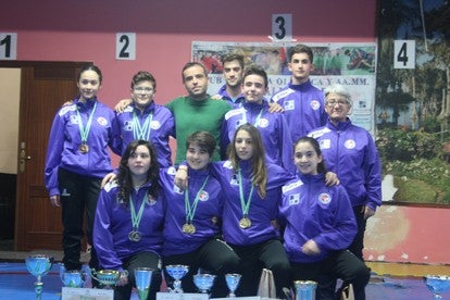 Deportistas del club Alto Almanzora  en el campeonato de España de Lucha Olímpica