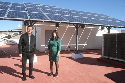 Comienza la instalación de panales solares en el Ayuntamiento de Albox