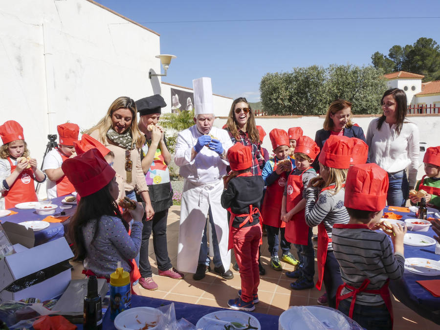 La Diputación y el Grupo Caparrós inician en Arboleas su campaña de promoción de hábitos saludables