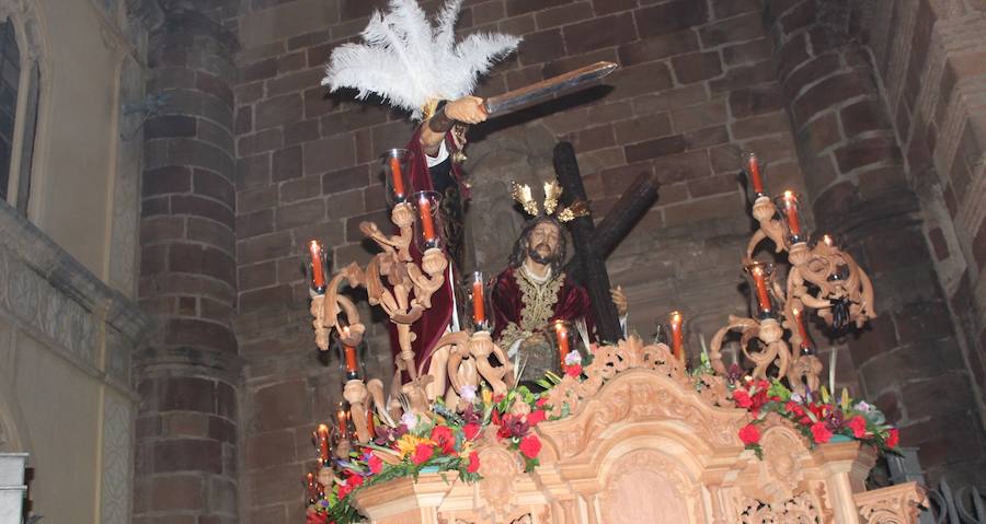 Jueves Santo solemne con gran ambiente cofrade en Andújar