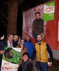 Miembros de Vox Andujar durante la campaña de las Generales. 