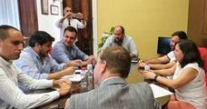 Reunión de los regidores y concejales, ayer en el Ayuntamiento de Andújar. 