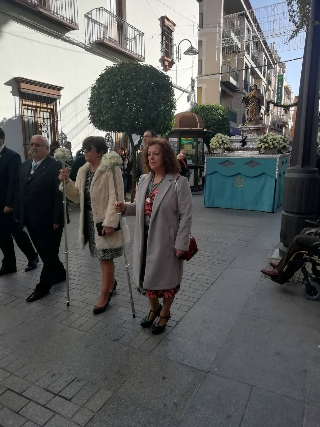 Solemne y fevorosa procesión de la Inmaculada por las calles de la ciudad