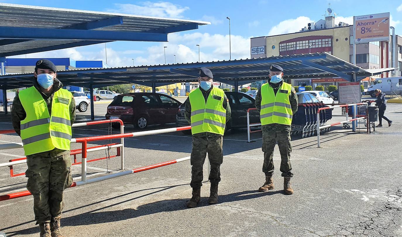 Miembros del Ejército, esta mañana, en la zona del Parque Empresarial Europa 
