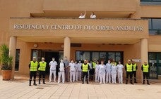 Visita de miembros de la UME a la residencia de Orpea. 