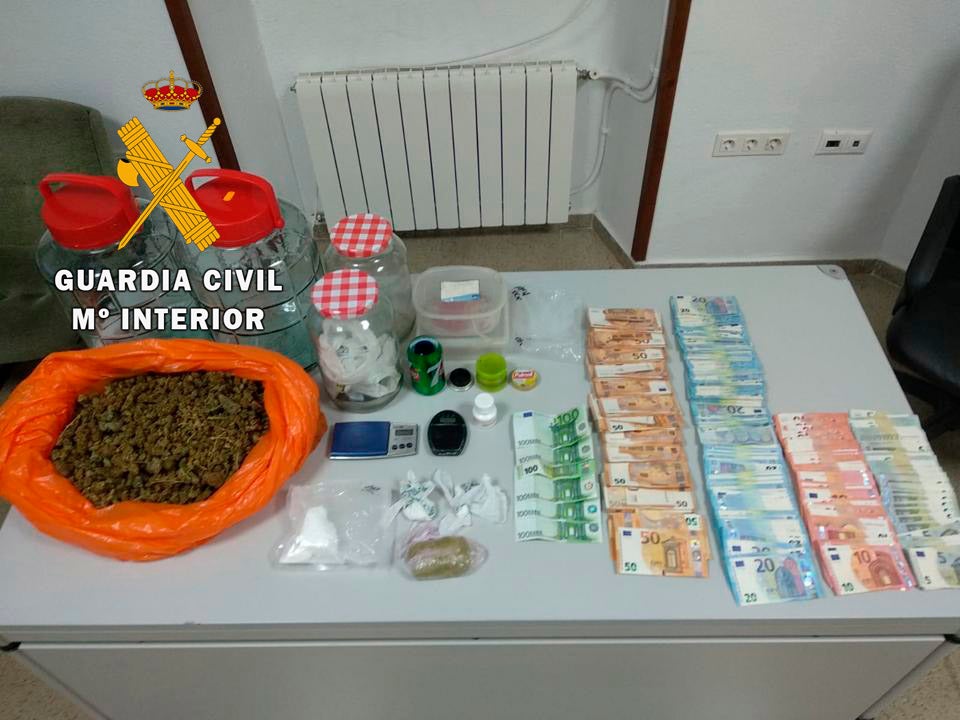 La Guardia Civil detiene a dos personas, e investiga a otras dos,como presuntas autoras de un Delito Contra la Salud Pública