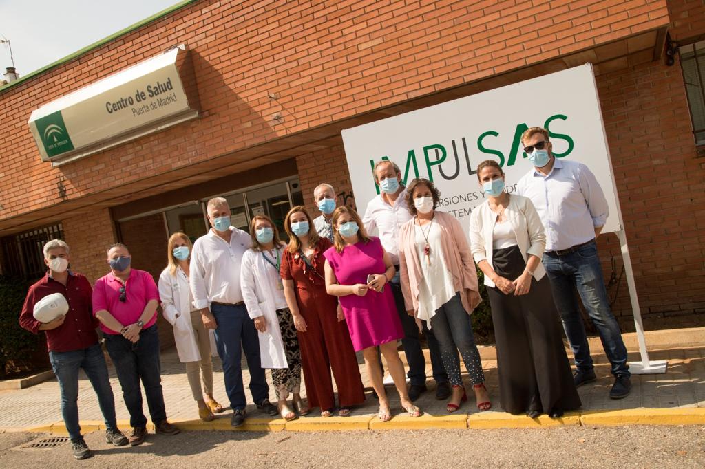 AUtoridades en el centro de salud Puerta de Madrid, donde se están acometiendo las reformas 