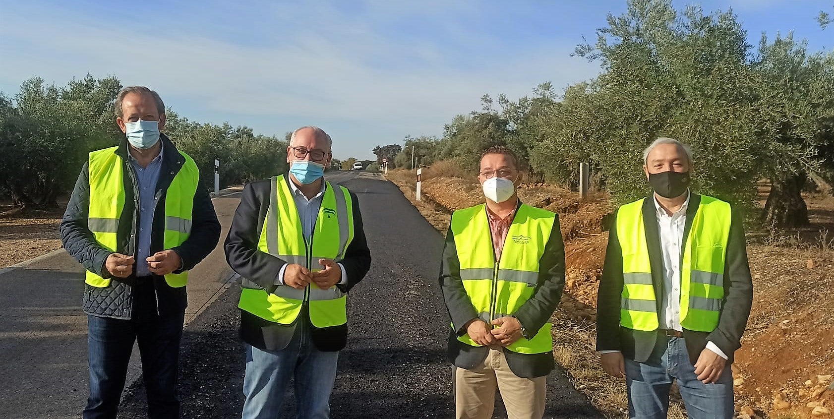 Paco Carrnona, Jesús Estrella, Paco Huertas y Lucas García, esta mañana en la vía. 