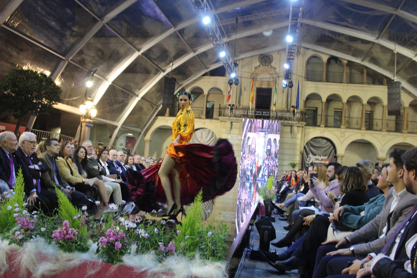 Exhibición de vestidos de flamenca en la pasada edición de Andújar Flamenca. 