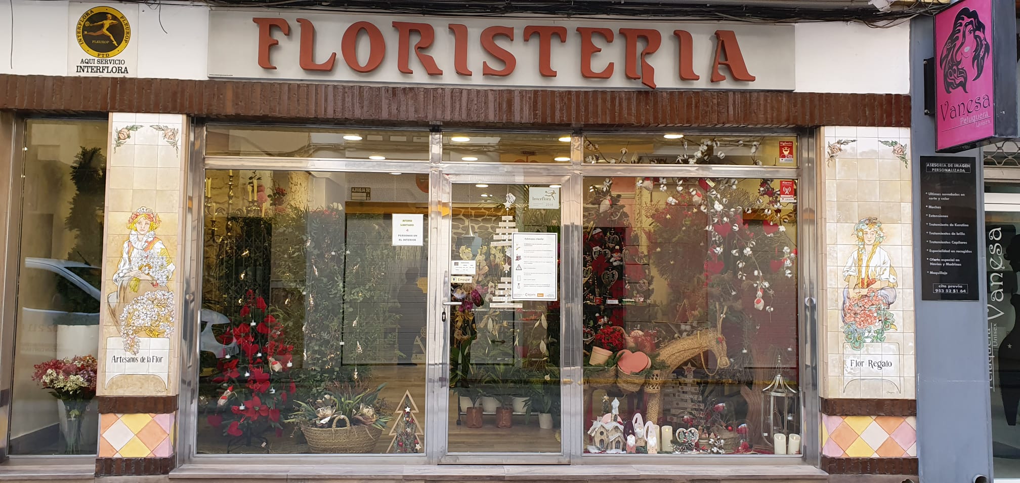 Flor Regalo se alza con el primer premio del XXVII Concurso de Escaparates Navideños