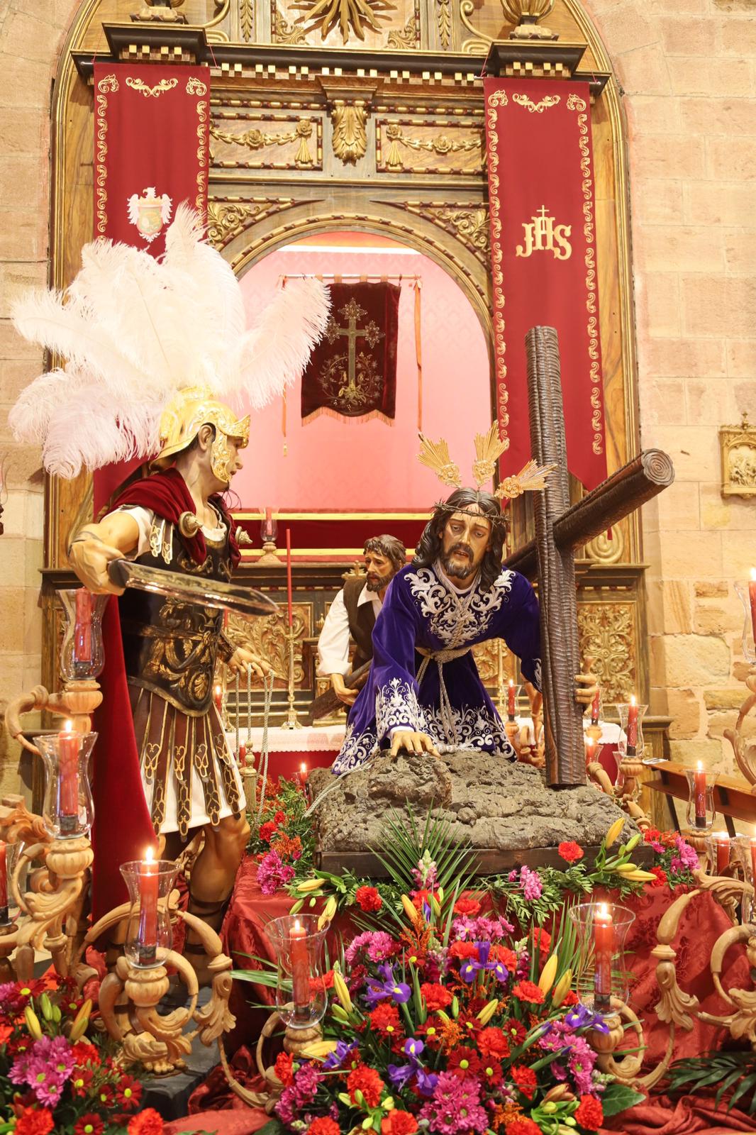 Padre Jesús Caído, que se integra en la hermandad de la Esperanza. 